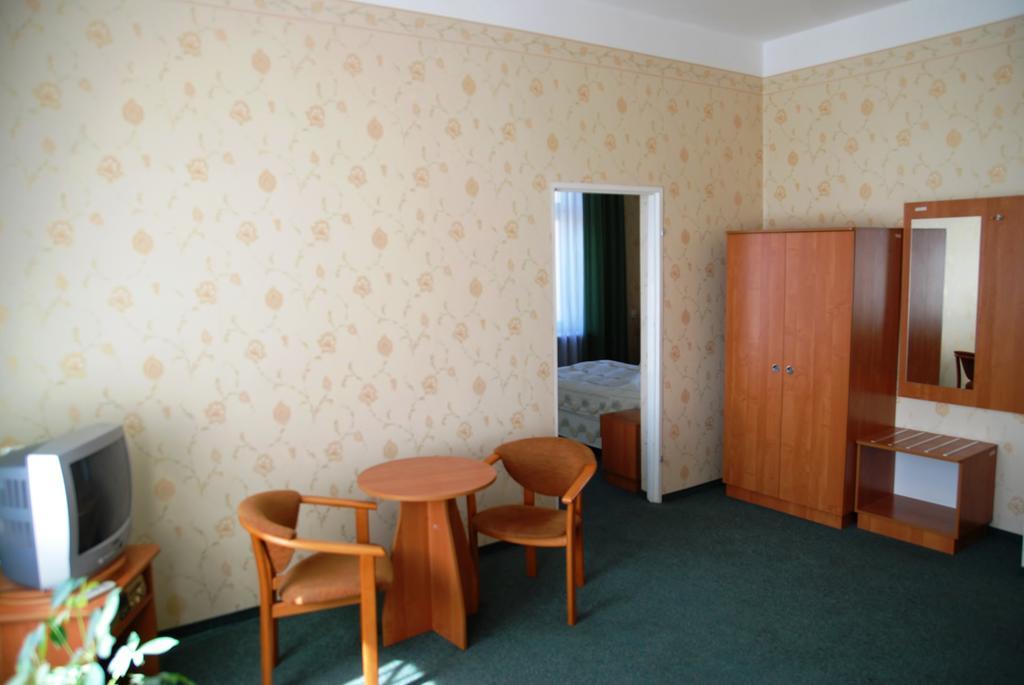 Palac Polonia Łódź Exteriör bild